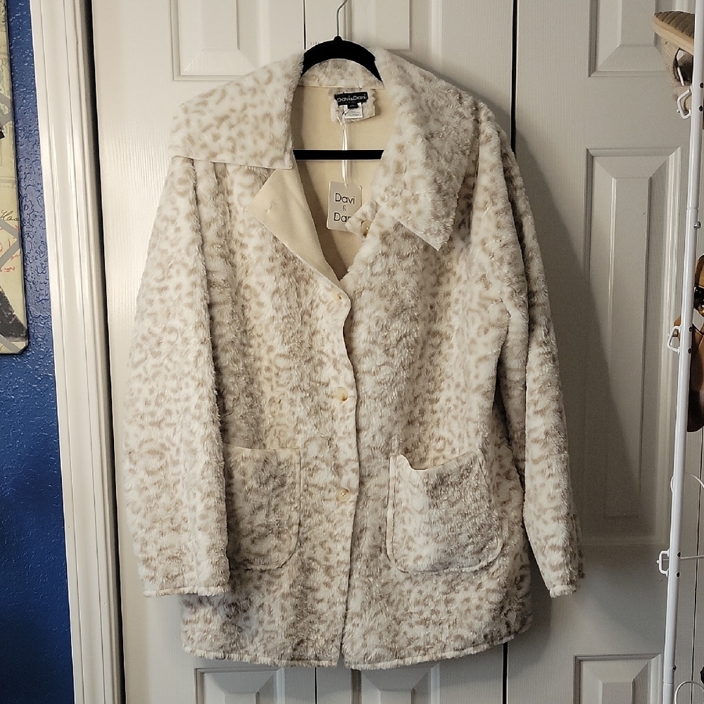 DAVI & DANI Cream and Tan Teddy Jacket